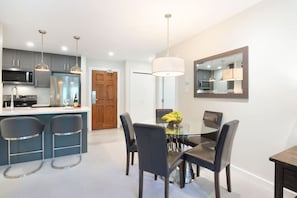 Dining - Luxury 2BR/2BA- True Ski-in/out with 3HT`s, Pool (Whistler)