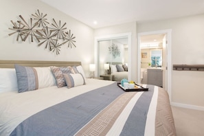 2 bedrooms, desk, iron/ironing board, WiFi - Luxury 2BR/2BA- True Ski-in/out with 3HT`s, Pool (Whistler)