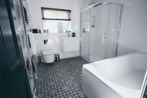 Doppelzimmer, mit Bad (Carpark View & Parking) | Badezimmer