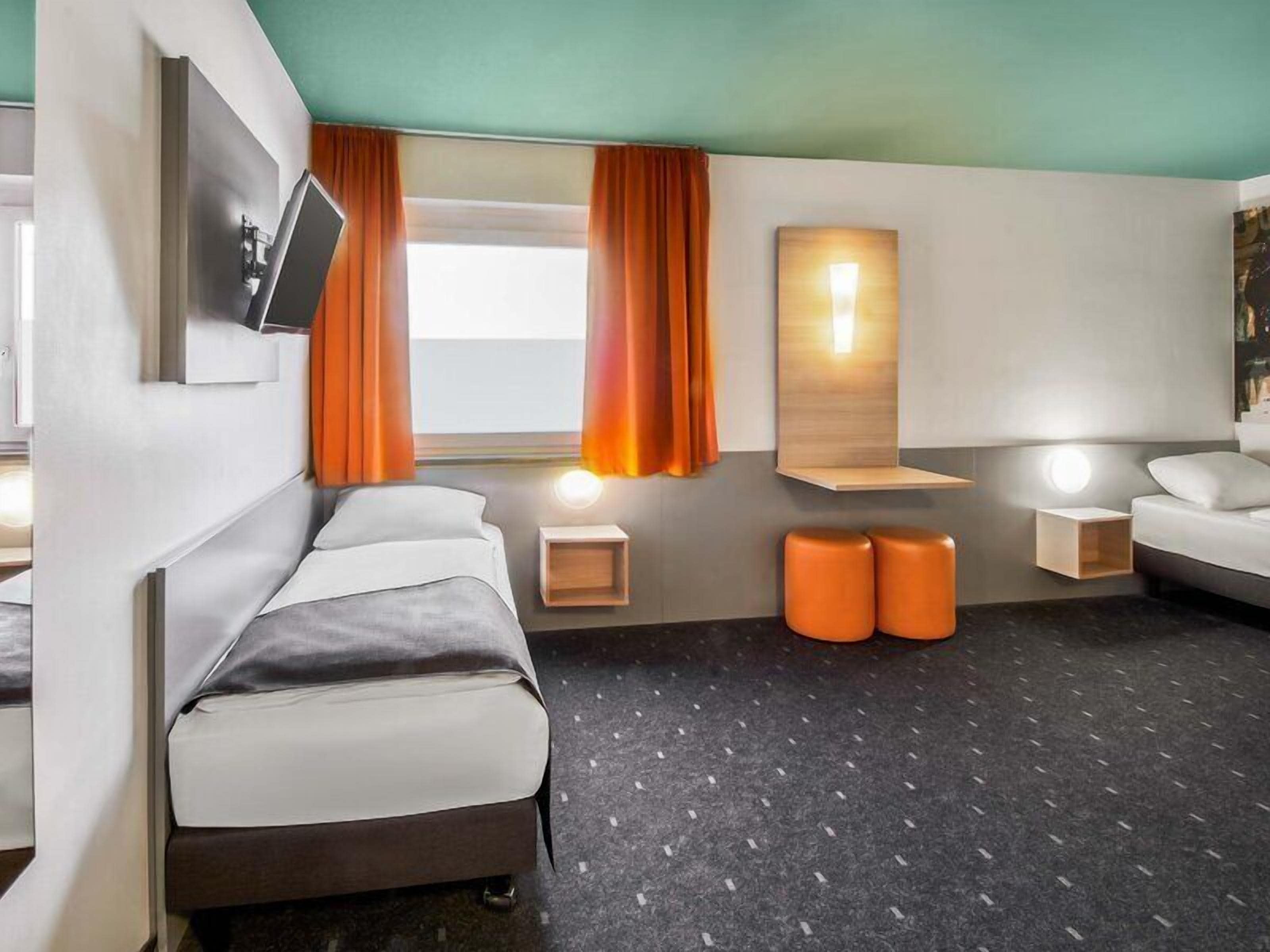 Allergikerbettwaren, Schreibtisch, schallisolierte Zimmer