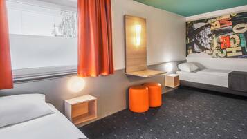 Allergikerbettwaren, Schreibtisch, schallisolierte Zimmer