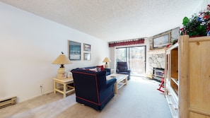 Smart TV, fireplace, DVD player