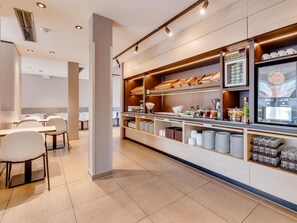 Daily buffet breakfast (EUR 13.9 per person)