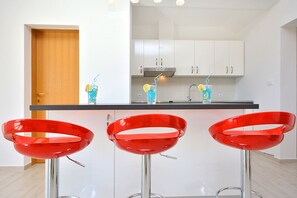 Fridge, microwave, oven, stovetop - "Villa Karmen" Split, Private Garden & Heated Pool (Podstrana)