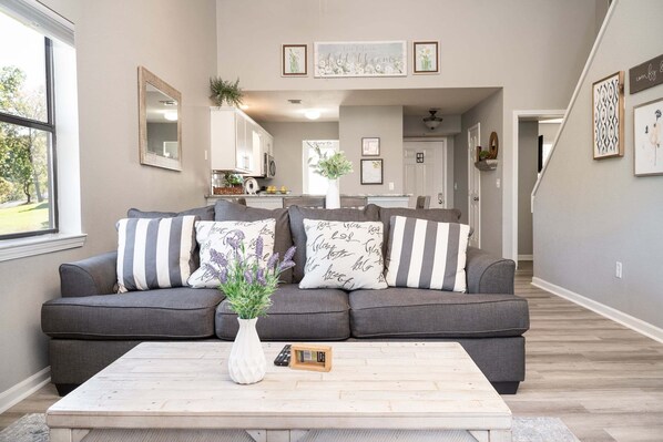 Smart TV, fireplace, DVD player