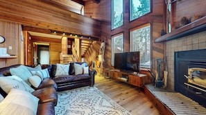 Smart TV, fireplace, DVD player, stereo