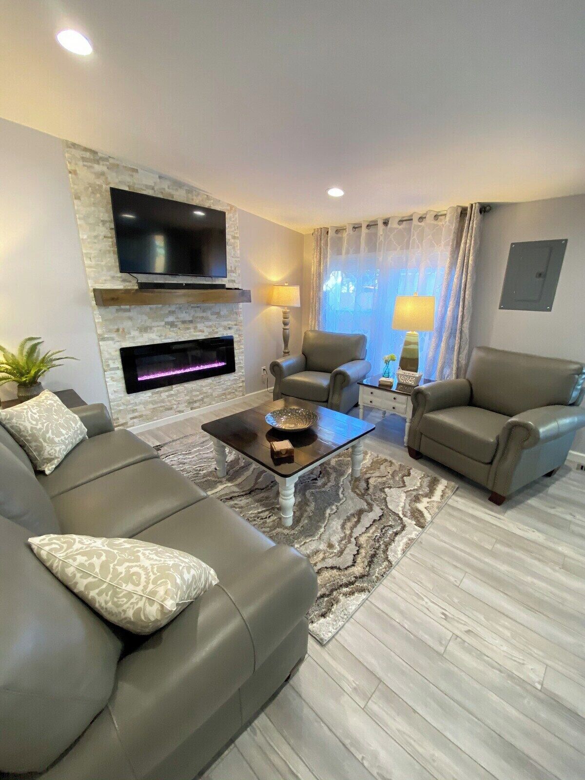 Smart TV, fireplace, offices, computer monitors