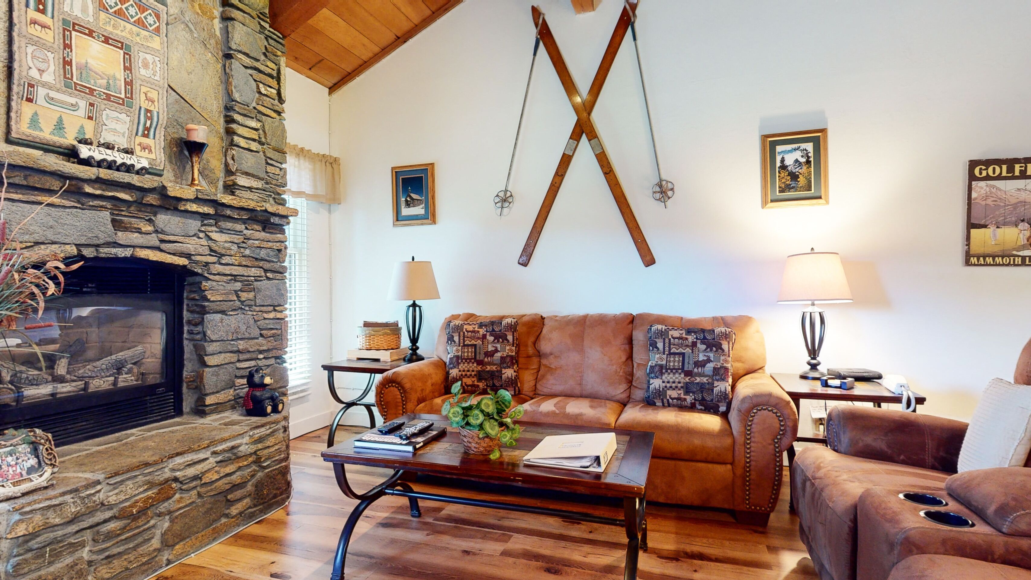 Large Townhome. Rustic Décor & Private Balcony. Right Across from The Village