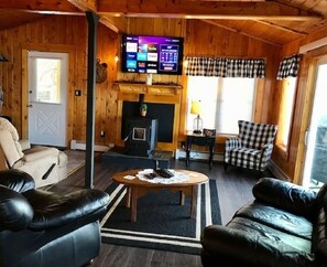 Smart-TV, peis, DVD-spiller og filmbibliotek