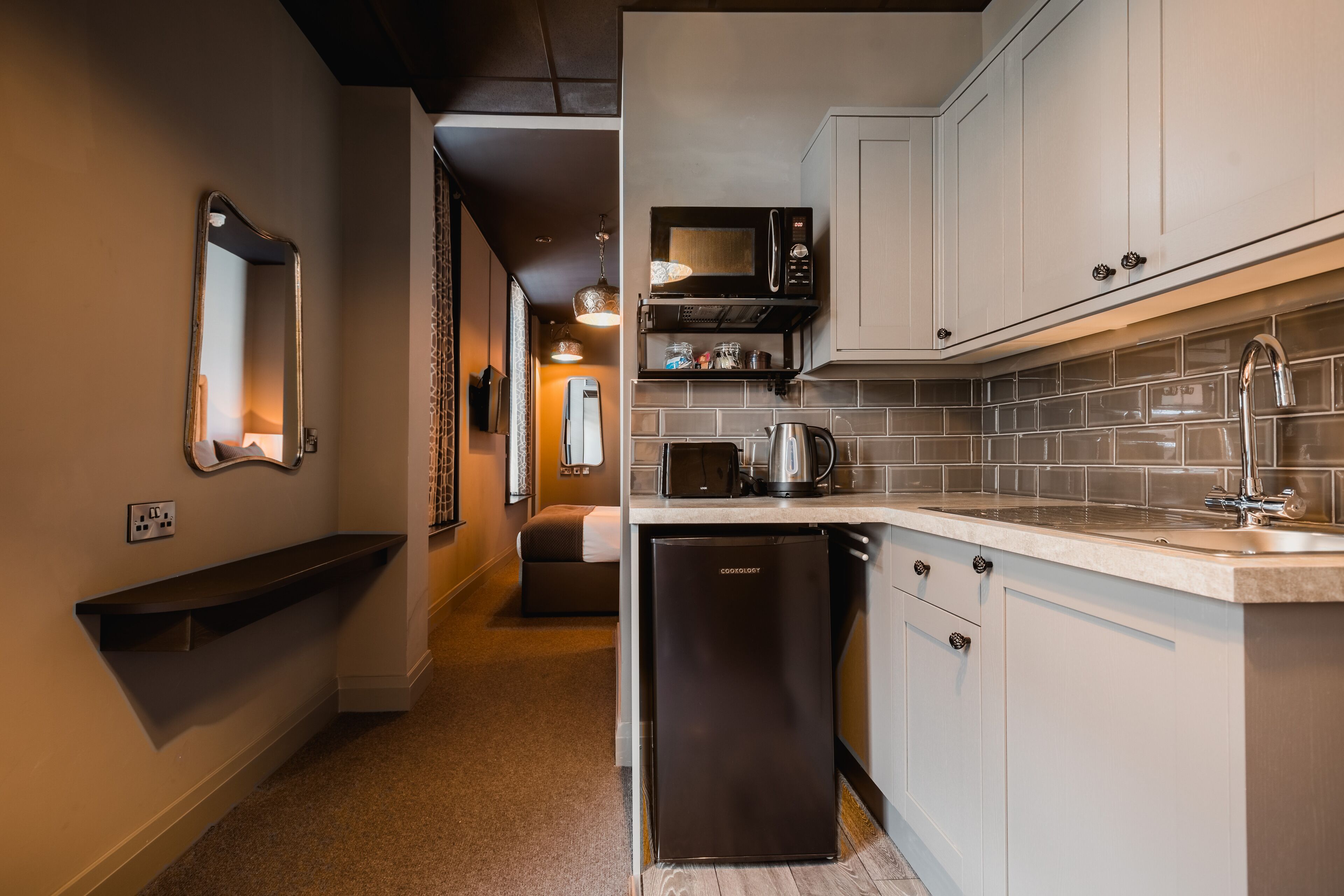 superior studio | private kitchenette | coffee/tea maker, electric kettle