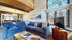 Smart TV, fireplace, DVD player, stereo