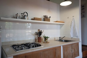Frigorifero, microonde, forno, lavastoviglie