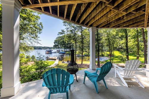 Cozy Lake Cottage- Newly renovated!