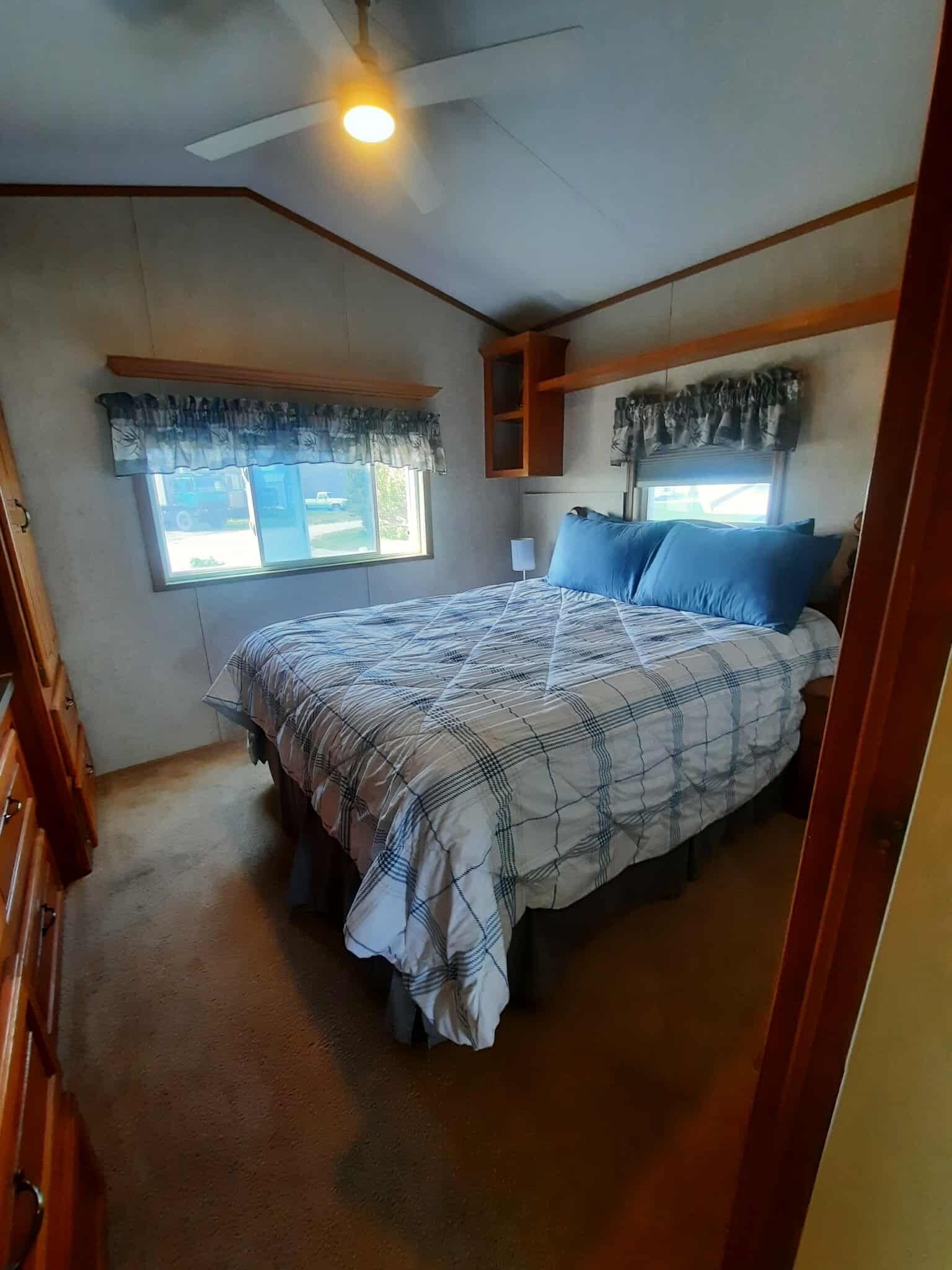 2 dormitorios, tabla de planchar con plancha, wifi gratis y ropa de cama