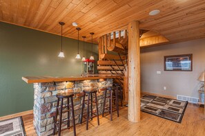 Interior - The Gathering Lodge is a relaxing, private log house with a stunning view.  (Fergus Falls)