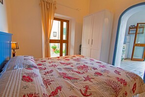 1 bedroom, iron/ironing board, free WiFi