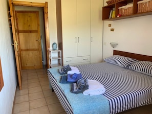 1 Schlafzimmer, Bügeleisen/Bügelbrett, Bettwäsche