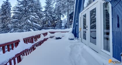 Mountain Cabin on Alyeska with Amazing Valley Views