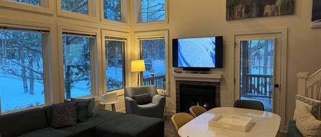Smart TV, fireplace, stereo