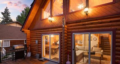 3 Cubs Lakefront Cabin - Lakefront Big Bear Cabin w/ Hot Tub & Private Dock