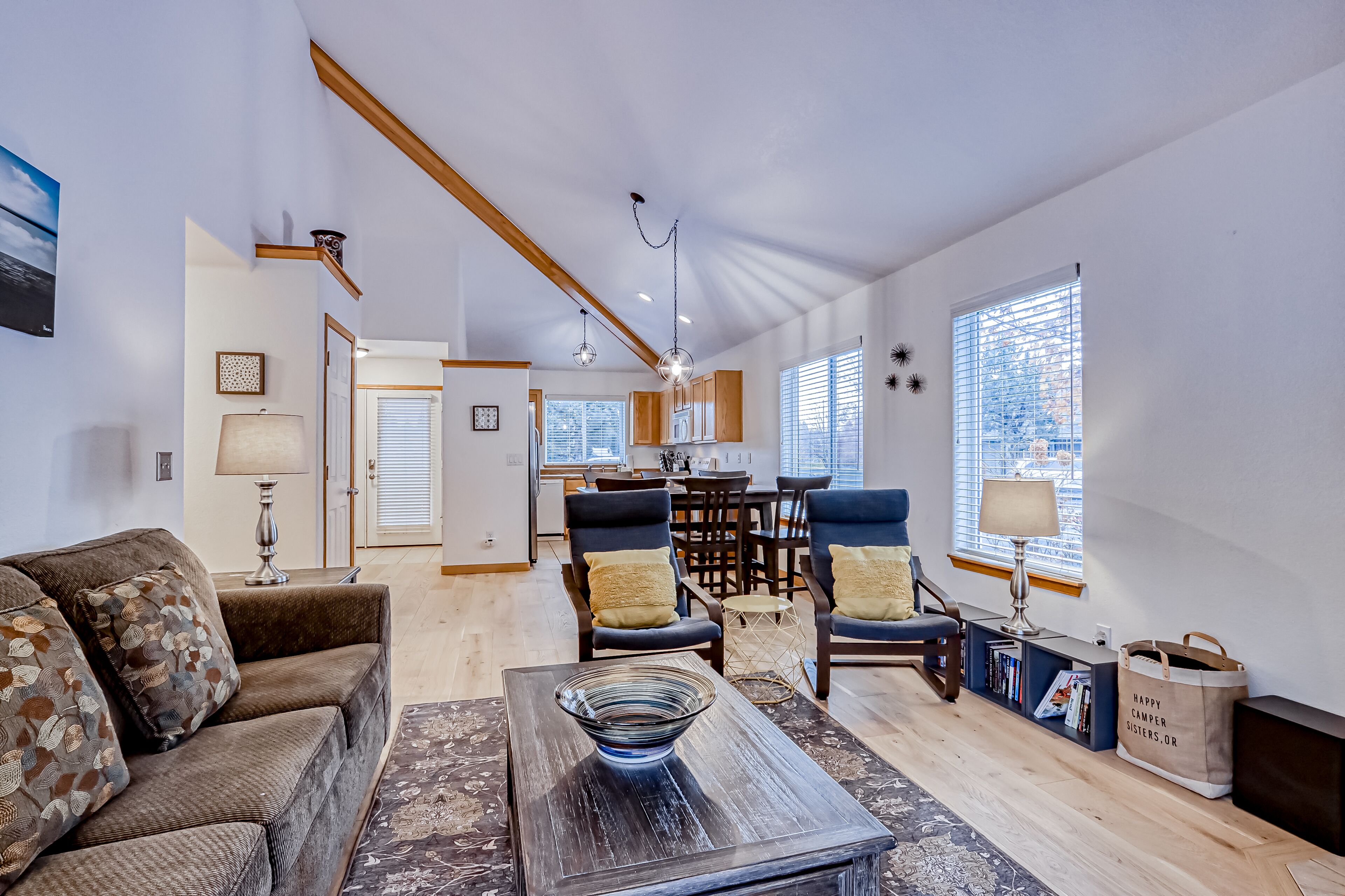 TV, fireplace, DVD player, books