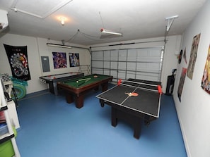 House | Games room - Sandy Ridge 76 (Davenport)