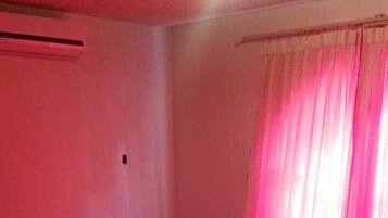 Family House | 2 bedrooms, free WiFi