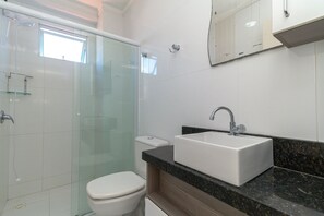 Apartment | Bathroom | Shower - Zancanaro 203-Apto 641E (Bombinhas)
