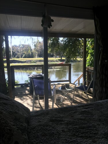 Waterfront Cottage on the Harris chain in Leesburg