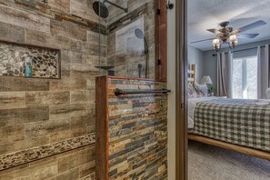 Towels, soap, shampoo, toilet paper - Tree Tops by HoneyBearCabins 3/3.5 Sleeps 10 (Gatlinburg)