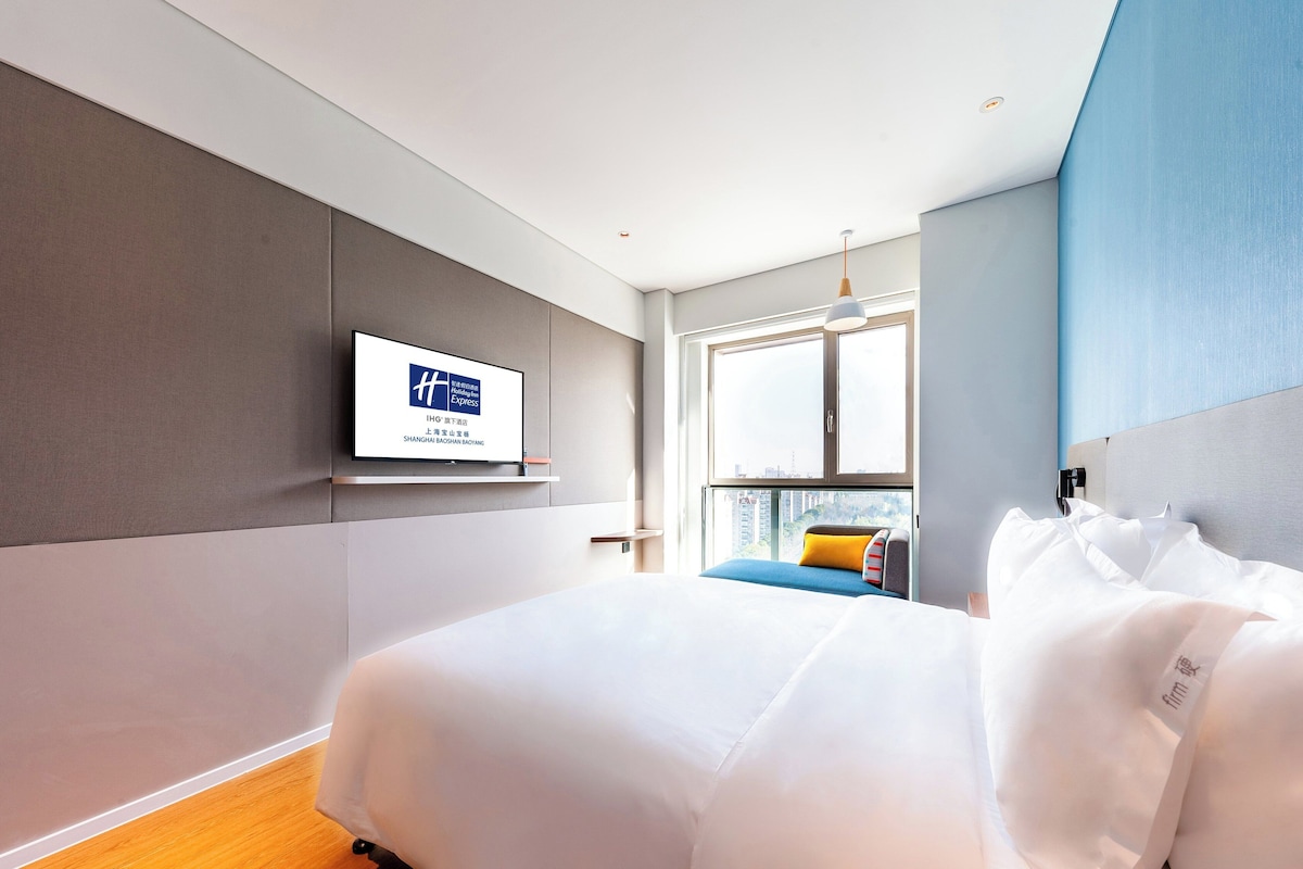 Escritorio, insonorización, wifi gratis y ropa de cama 