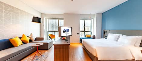 Suite, 1 King Bed (Additional Living Area) | Desk, soundproofing, free WiFi, bed sheets