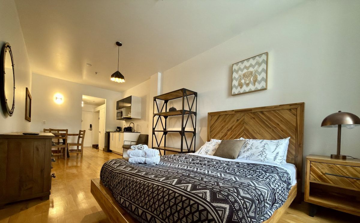 Iron/ironing board, travel crib, WiFi (free), bed sheets