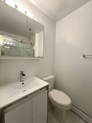 Bathroom - Trendy Studio in the Heart of Quebec City (Québec)