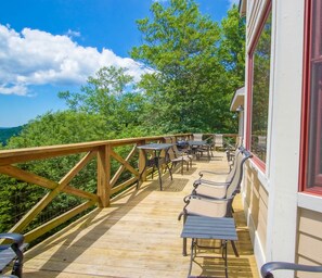 Outdoor dining - Top Property In Snowshoe 8 Br Nwr Rd 11 Luxury Home (Snowshoe)