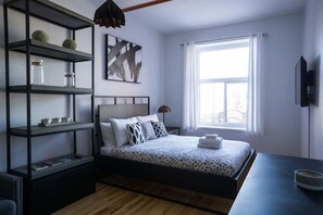 Desk, iron/ironing board, travel cot, WiFi