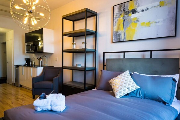 Desk, iron/ironing board, travel cot, WiFi