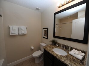 House | Bathroom - Champions Gate 8219 (Davenport)