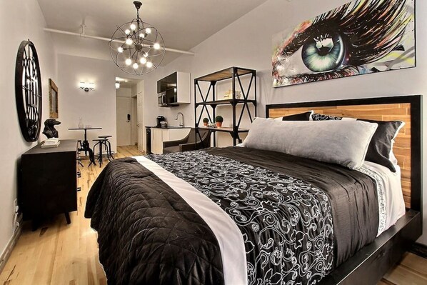 مكتب ومكواة/لوح كي وسرير سفر وواي فاي مجانًا