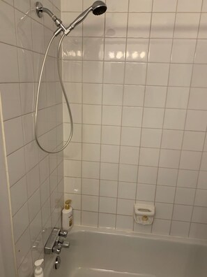 Unclassified image, 5 of 6, button - Spacious Downtown Apartment! (Québec)