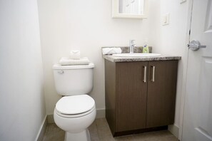 ヘアドライヤー、タオル