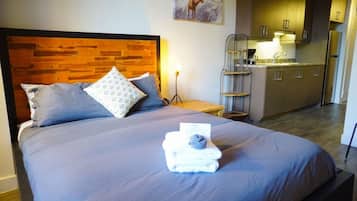 1 Schlafzimmer, Schreibtisch, Bügeleisen/Bügelbrett, Reisekinderbett