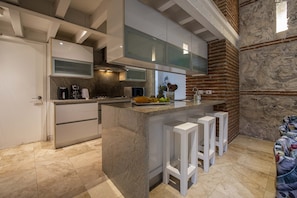 Fridge, microwave, oven, stovetop