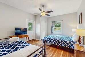 4 室のベッドルーム、アイロン / アイロン台、インターネット、ベッドシーツ