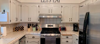 Spacious Family Home near Sequoia w/ Arcade Games