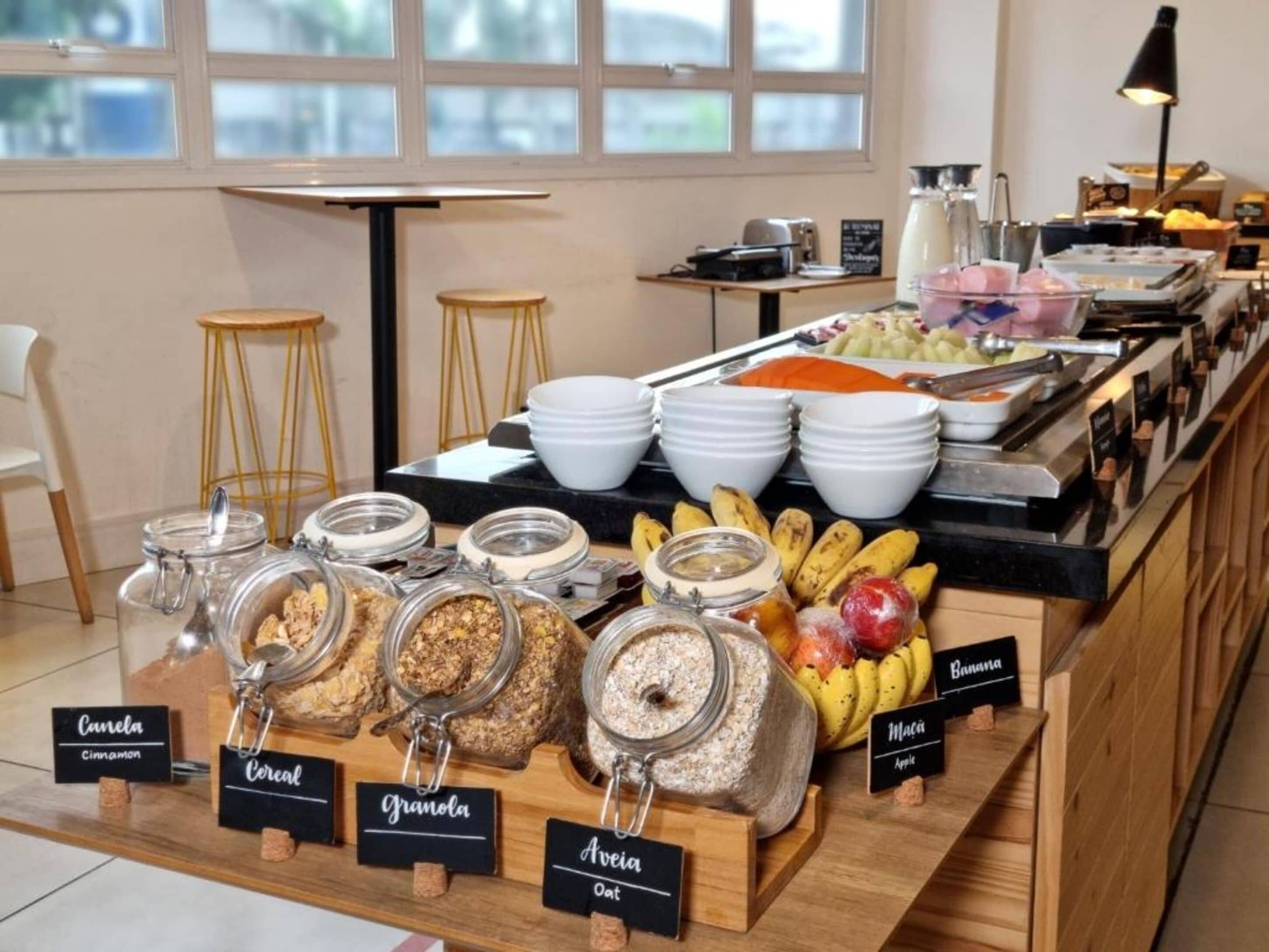 daily buffet breakfast (brl 35 per person)