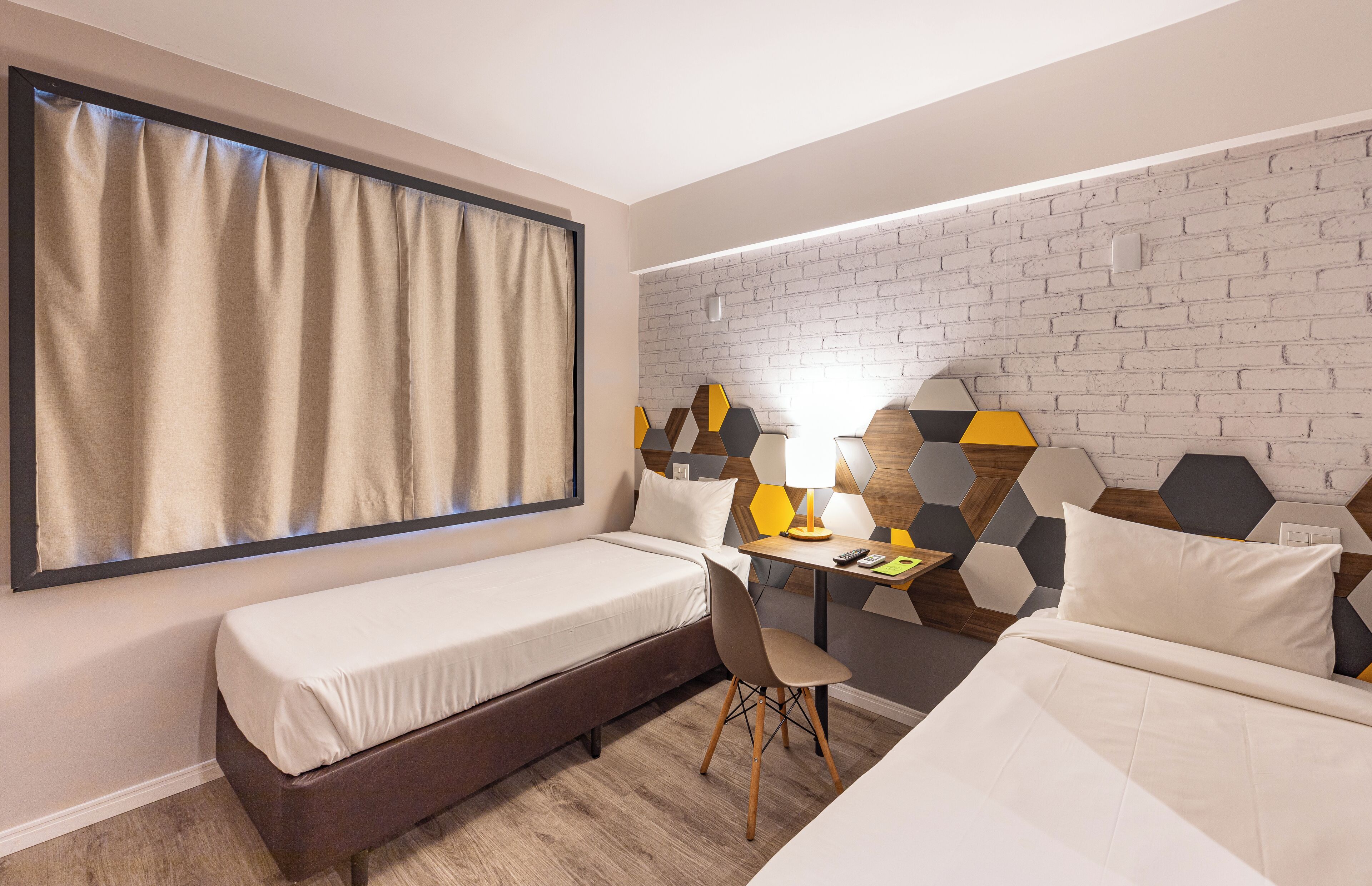 standard twin room | minibar, desk, iron/ironing board, free wifi