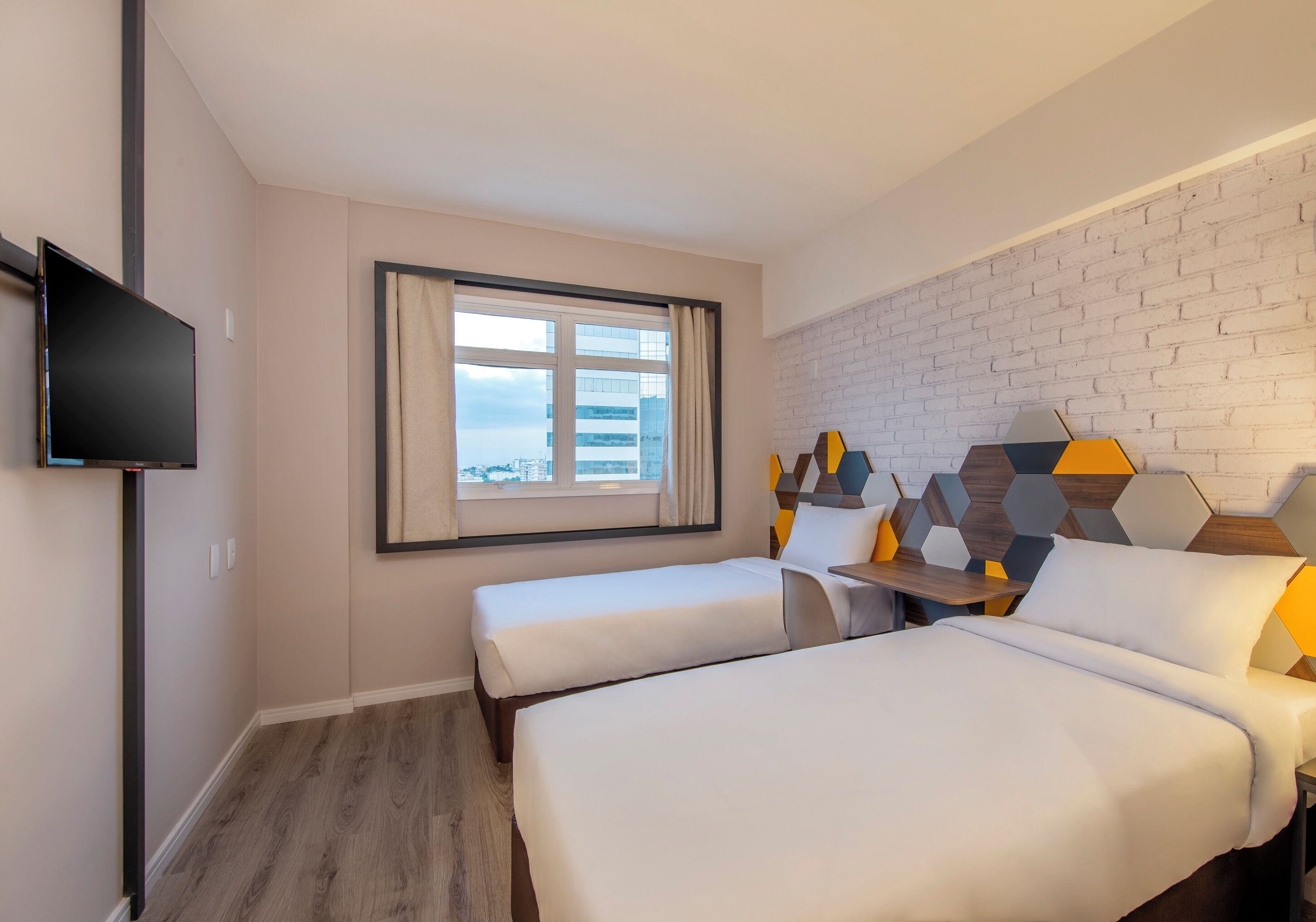 standard twin room | minibar, desk, iron/ironing board, free wifi