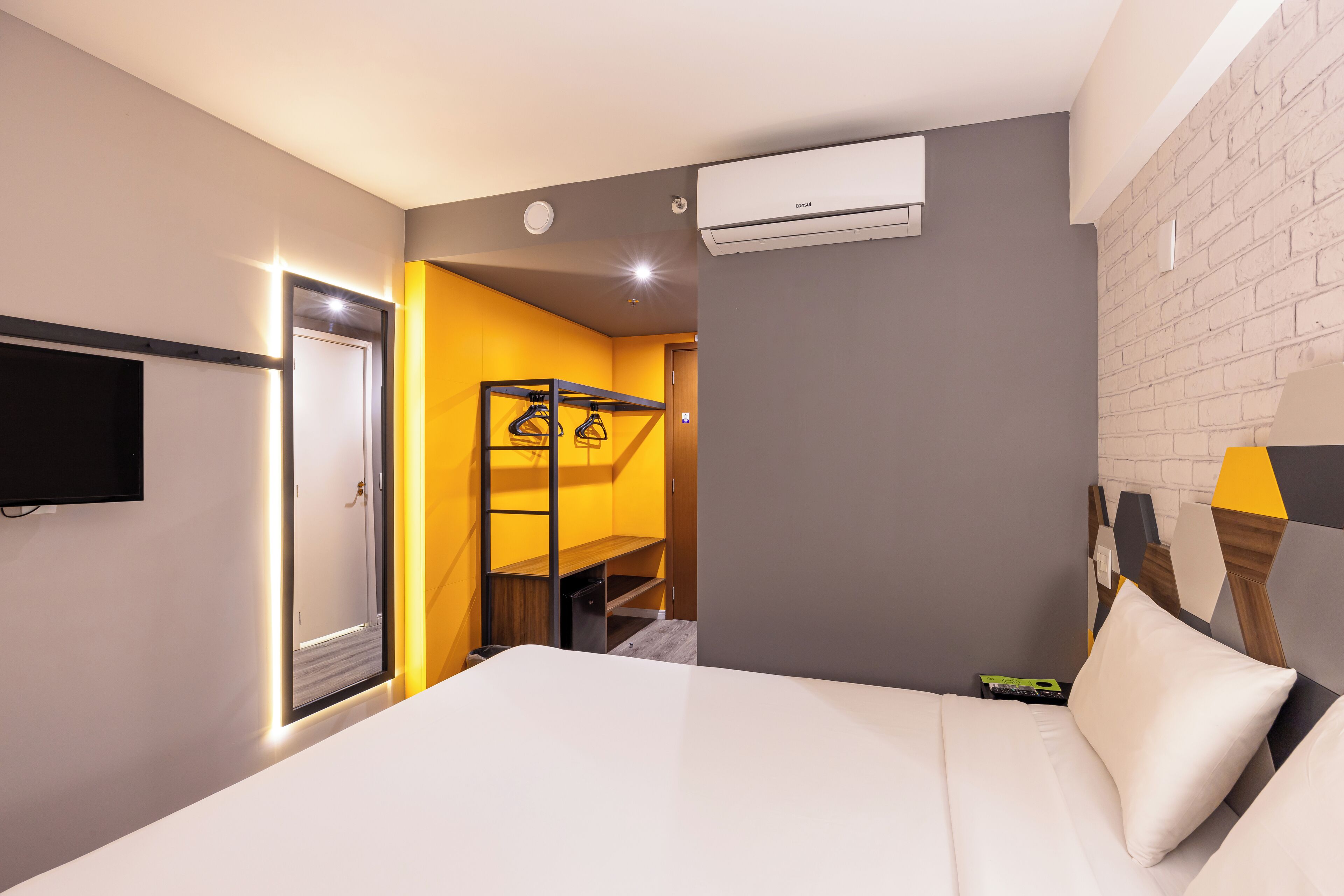 standard double room | minibar, desk, iron/ironing board, free wifi