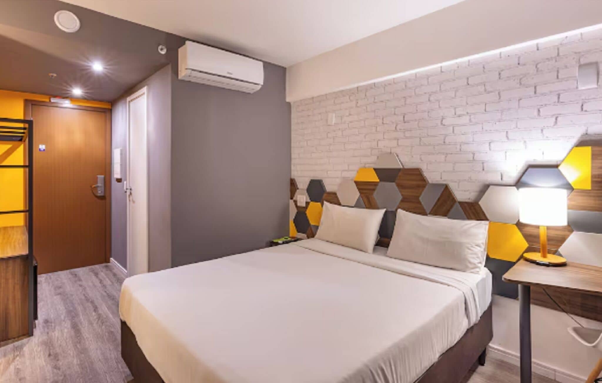 Minibar, Schreibtisch, Bügeleisen/Bügelbrett, kostenloses WLAN